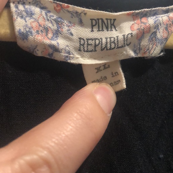 Pink Republic Black Blouse - Picture 4 of 8